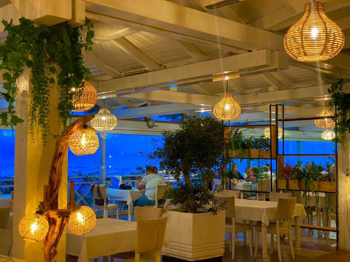 סרנדה Hotel Nertili מראה חיצוני תמונה