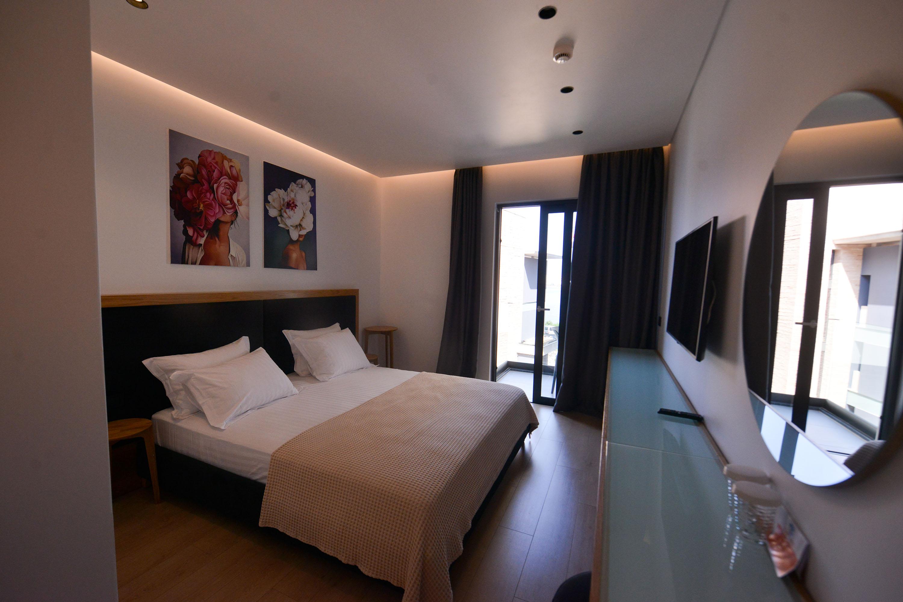סרנדה Hotel Nertili מראה חיצוני תמונה