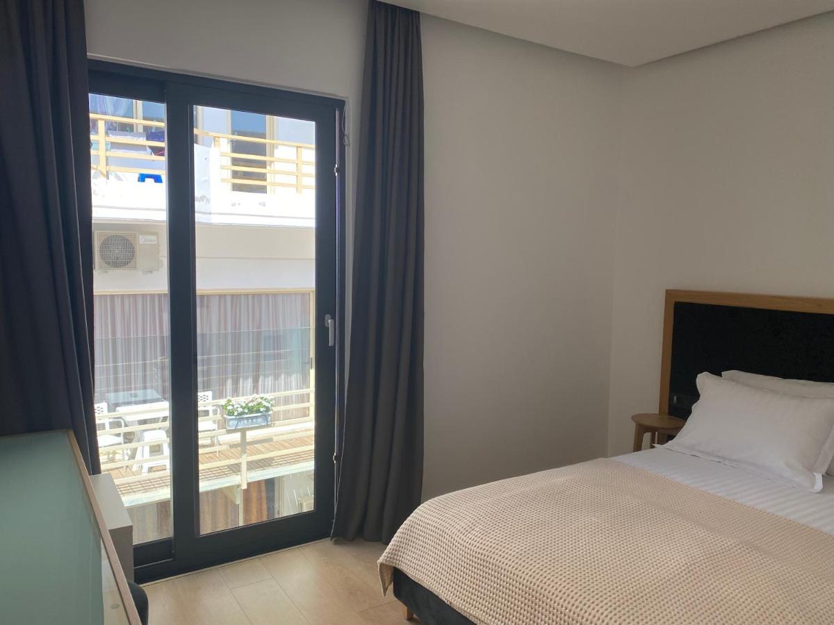סרנדה Hotel Nertili מראה חיצוני תמונה